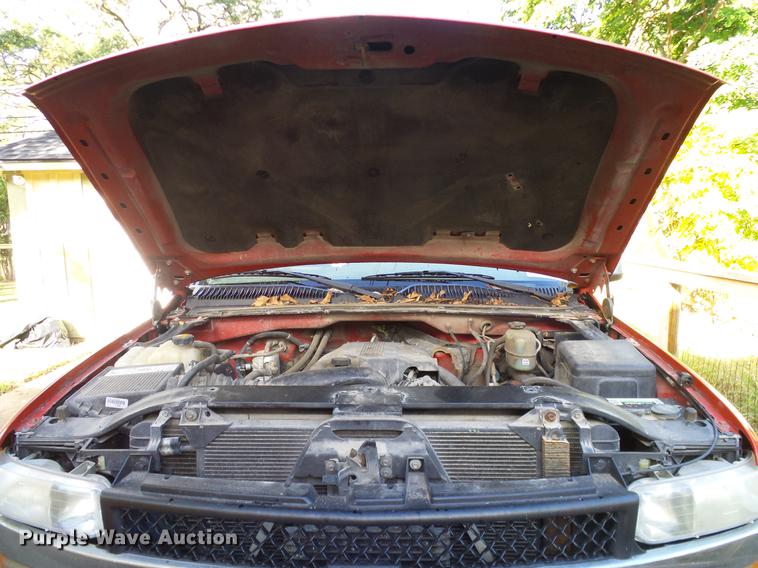 image for item DA6959 2001 Chevrolet Silverado 2500HD Crew Cab pickup truck