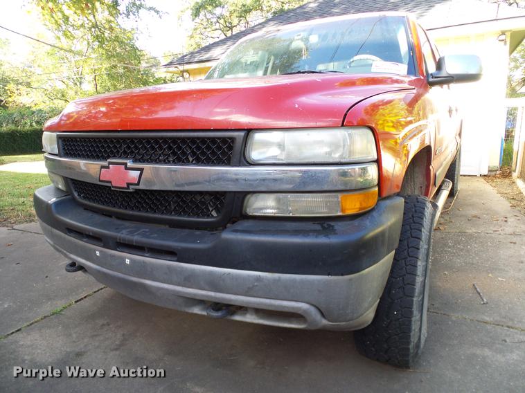 image for item DA6959 2001 Chevrolet Silverado 2500HD Crew Cab pickup truck