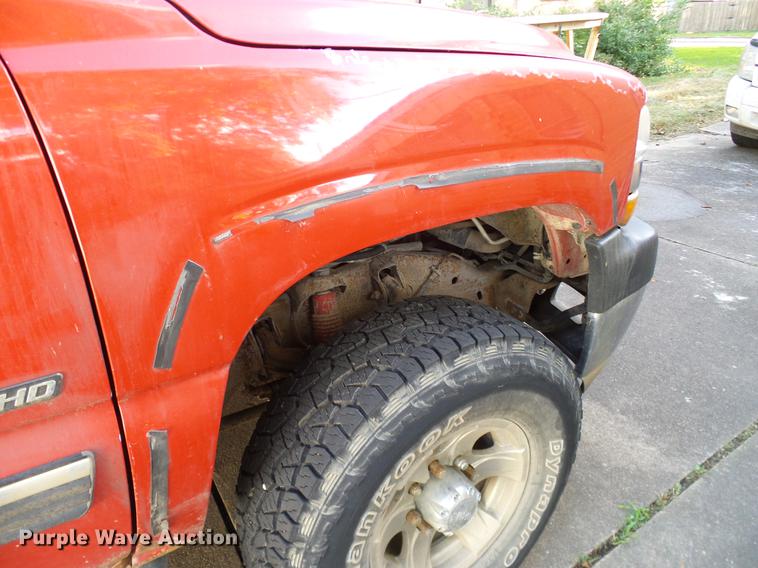 image for item DA6959 2001 Chevrolet Silverado 2500HD Crew Cab pickup truck