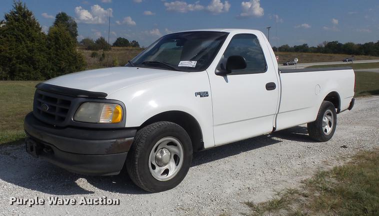 image for item DB6393 2001 Ford F150 XL pickup truck