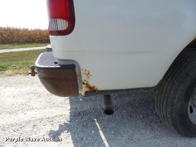 image for item DB6393 2001 Ford F150 XL pickup truck