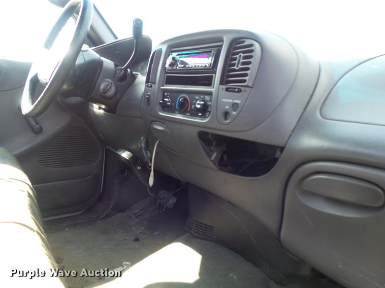 image for item DB6393 2001 Ford F150 XL pickup truck