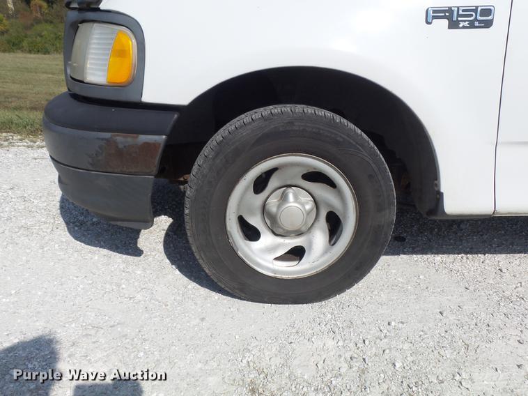 image for item DB6393 2001 Ford F150 XL pickup truck