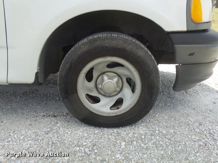 image for item DB6393 2001 Ford F150 XL pickup truck