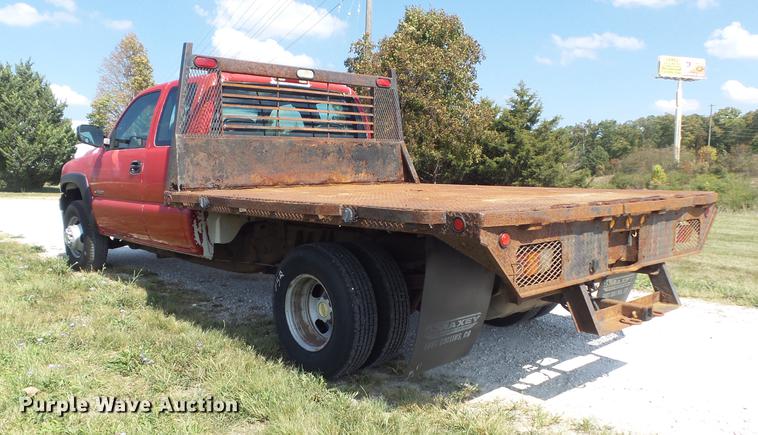 image for item DB6398 2001 Chevrolet Silverado 3500 Ext. Cab flatbed pickup truck