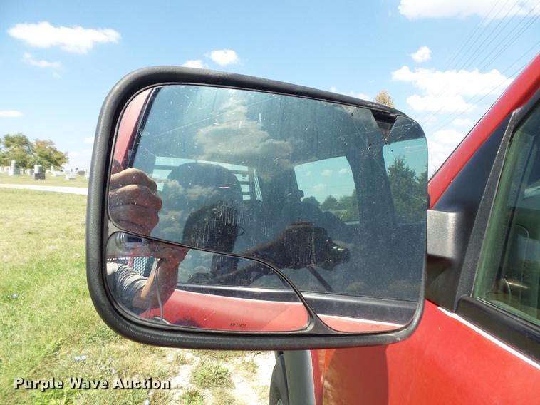 image for item DB6398 2001 Chevrolet Silverado 3500 Ext. Cab flatbed pickup truck