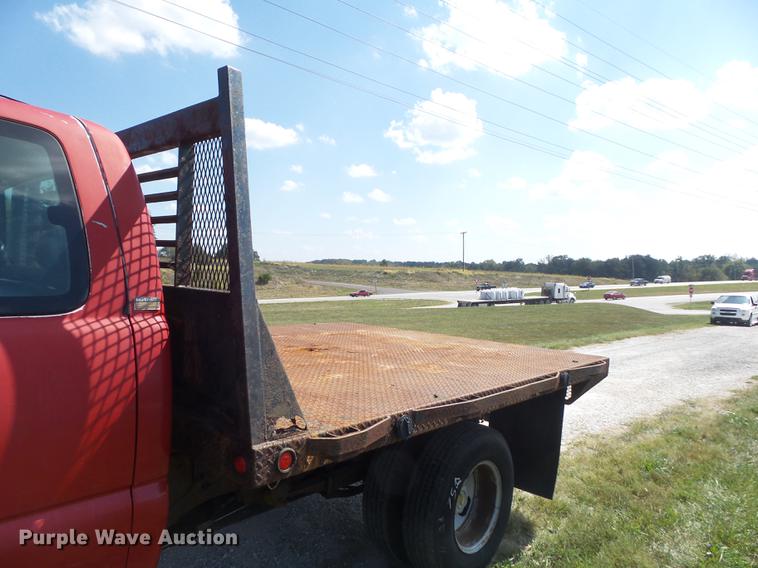 image for item DB6398 2001 Chevrolet Silverado 3500 Ext. Cab flatbed pickup truck