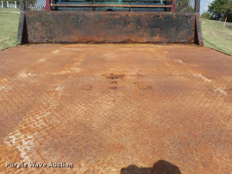 image for item DB6398 2001 Chevrolet Silverado 3500 Ext. Cab flatbed pickup truck