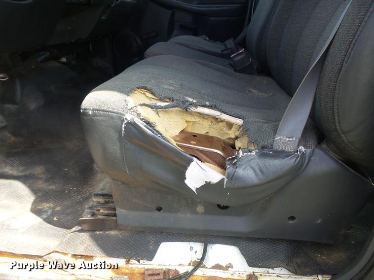 image for item DB6398 2001 Chevrolet Silverado 3500 Ext. Cab flatbed pickup truck