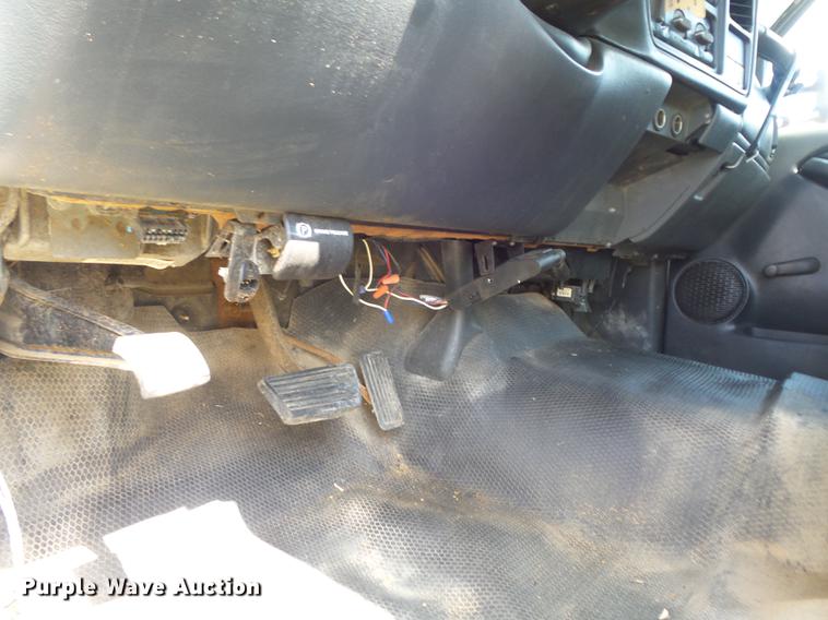 image for item DB6398 2001 Chevrolet Silverado 3500 Ext. Cab flatbed pickup truck