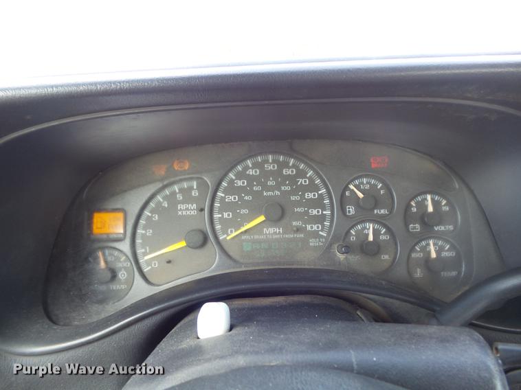 image for item DB6398 2001 Chevrolet Silverado 3500 Ext. Cab flatbed pickup truck