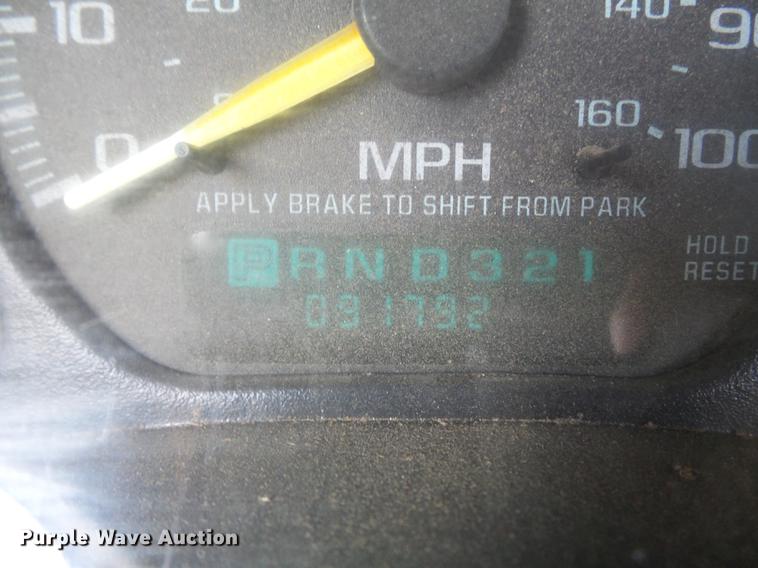 image for item DB6398 2001 Chevrolet Silverado 3500 Ext. Cab flatbed pickup truck