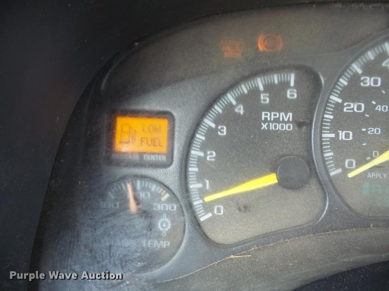 image for item DB6398 2001 Chevrolet Silverado 3500 Ext. Cab flatbed pickup truck