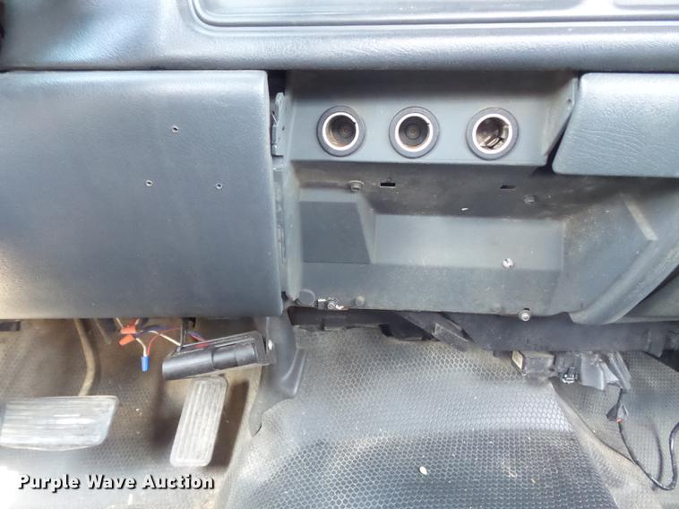 image for item DB6398 2001 Chevrolet Silverado 3500 Ext. Cab flatbed pickup truck