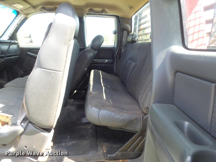 image for item DB6398 2001 Chevrolet Silverado 3500 Ext. Cab flatbed pickup truck