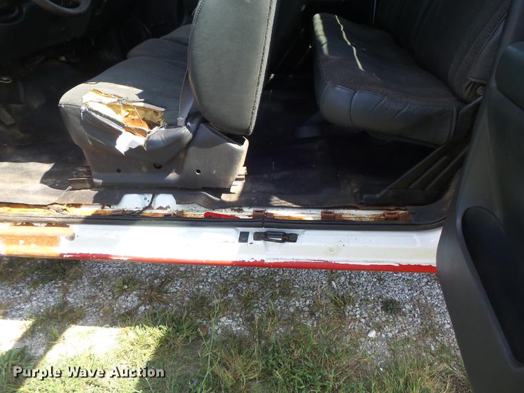 image for item DB6398 2001 Chevrolet Silverado 3500 Ext. Cab flatbed pickup truck