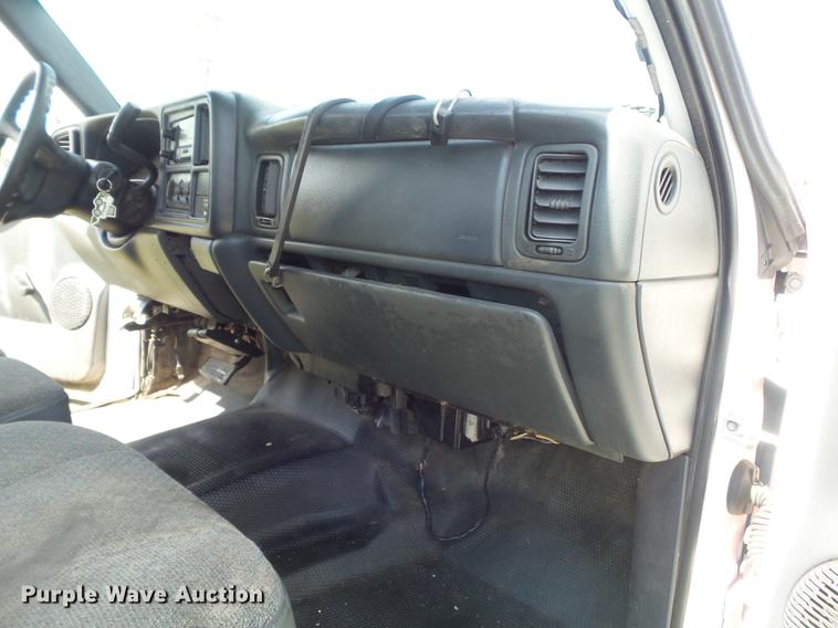 image for item DB6398 2001 Chevrolet Silverado 3500 Ext. Cab flatbed pickup truck