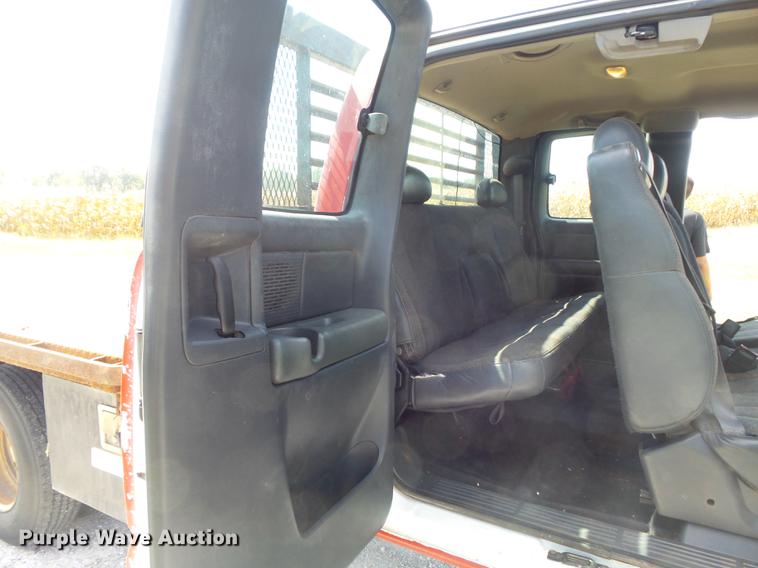 image for item DB6398 2001 Chevrolet Silverado 3500 Ext. Cab flatbed pickup truck