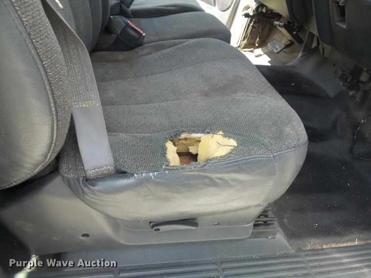 image for item DB6398 2001 Chevrolet Silverado 3500 Ext. Cab flatbed pickup truck