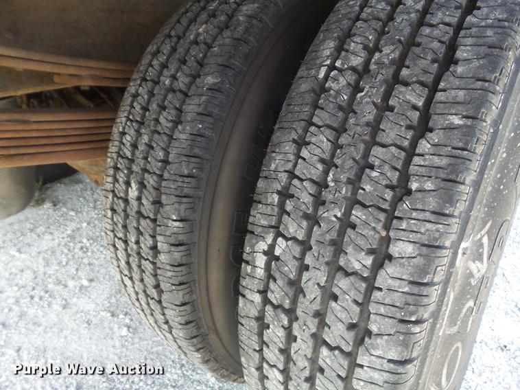 image for item DB6398 2001 Chevrolet Silverado 3500 Ext. Cab flatbed pickup truck