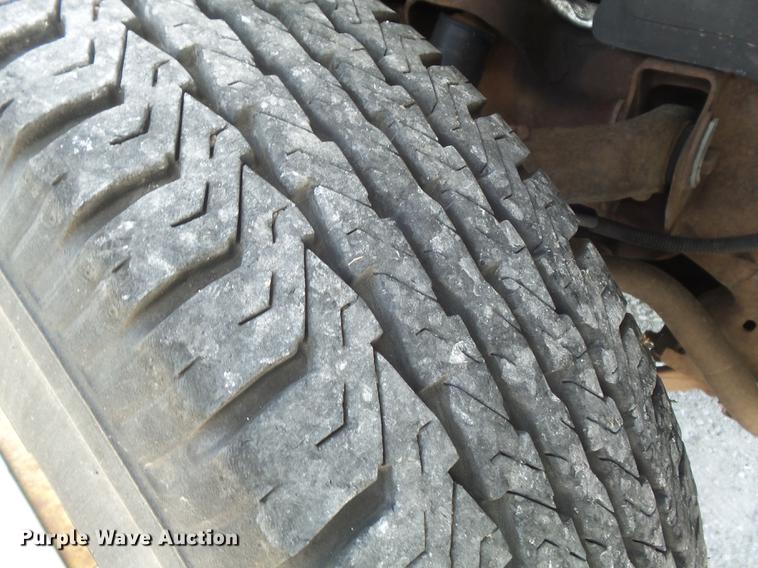 image for item DB6398 2001 Chevrolet Silverado 3500 Ext. Cab flatbed pickup truck