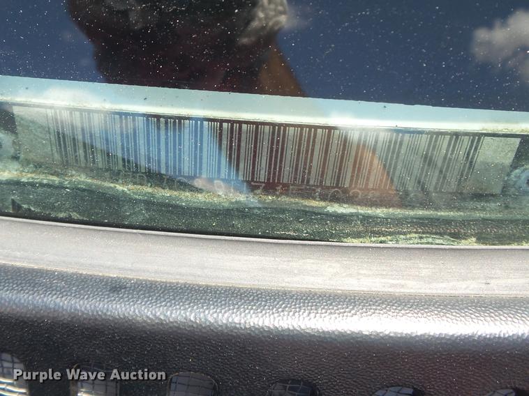 image for item DB6398 2001 Chevrolet Silverado 3500 Ext. Cab flatbed pickup truck