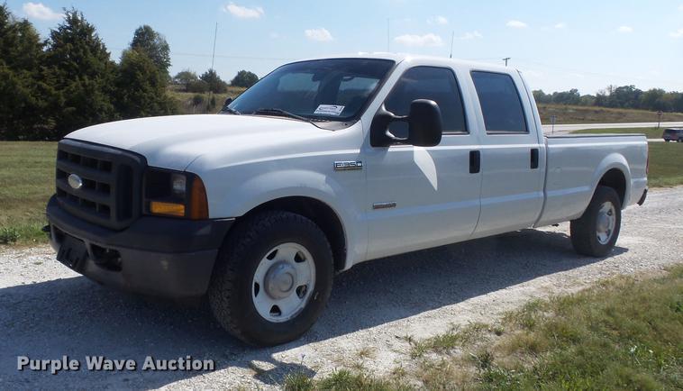 image for item DB6402 2007 Ford F350 Super Duty XL Crew Cab pickup truck
