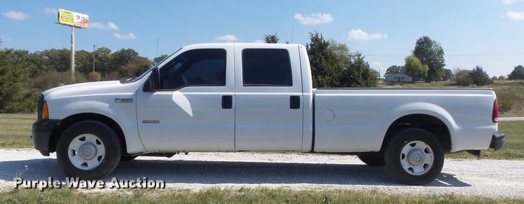 image for item DB6402 2007 Ford F350 Super Duty XL Crew Cab pickup truck