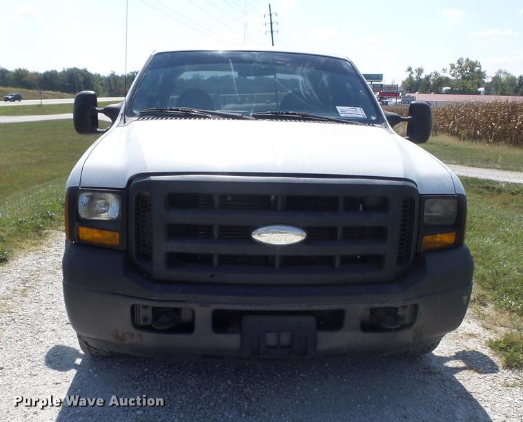 image for item DB6402 2007 Ford F350 Super Duty XL Crew Cab pickup truck