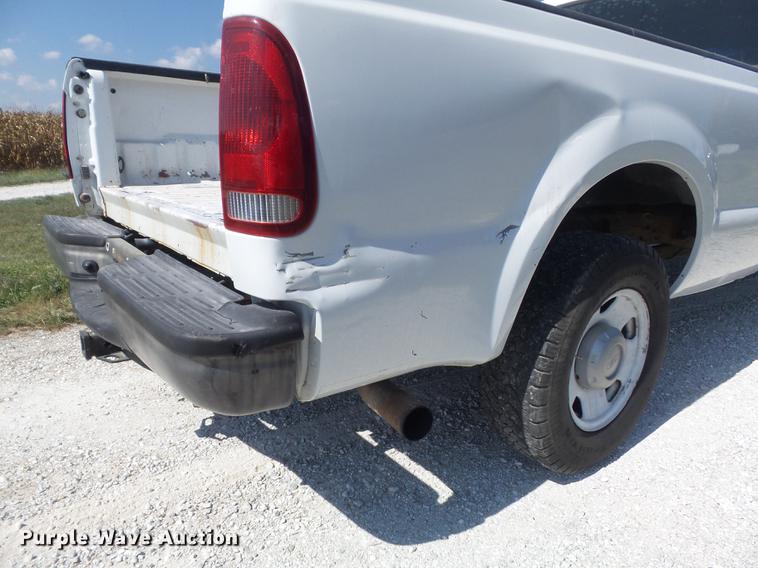 image for item DB6402 2007 Ford F350 Super Duty XL Crew Cab pickup truck