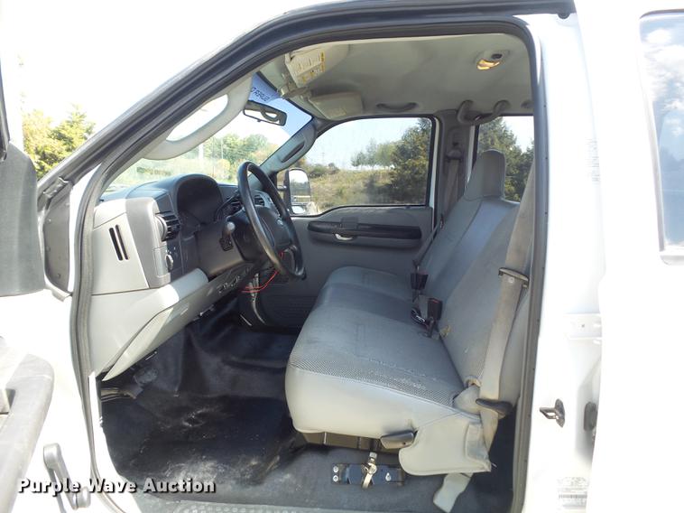 image for item DB6402 2007 Ford F350 Super Duty XL Crew Cab pickup truck