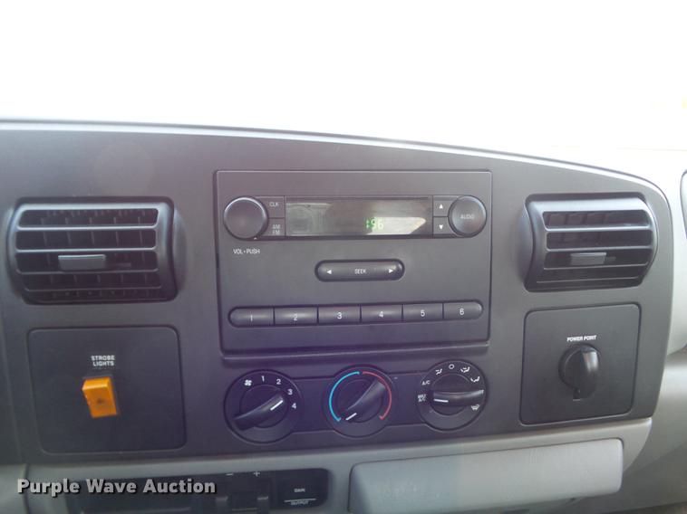 image for item DB6402 2007 Ford F350 Super Duty XL Crew Cab pickup truck