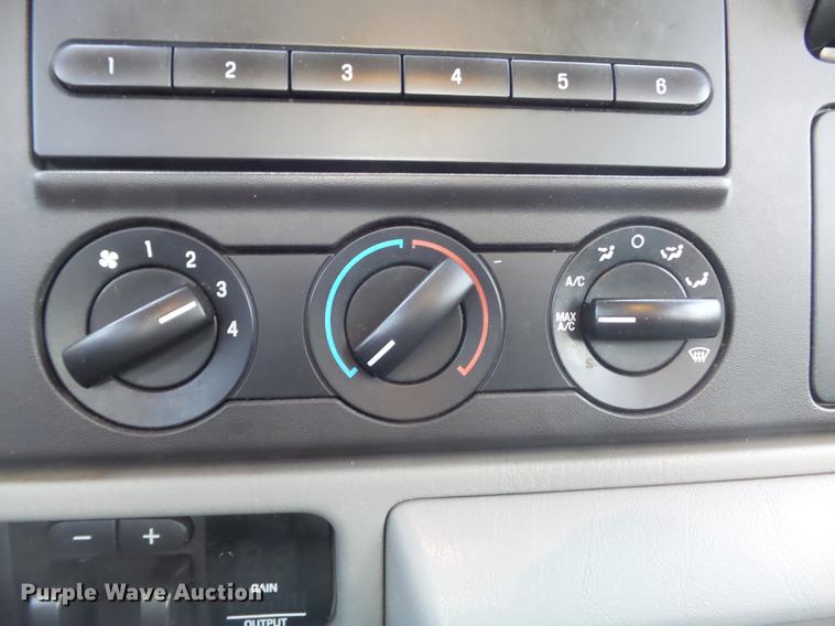 image for item DB6402 2007 Ford F350 Super Duty XL Crew Cab pickup truck