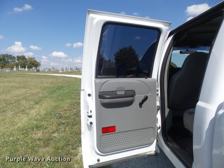 image for item DB6402 2007 Ford F350 Super Duty XL Crew Cab pickup truck