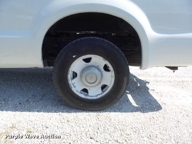 image for item DB6402 2007 Ford F350 Super Duty XL Crew Cab pickup truck