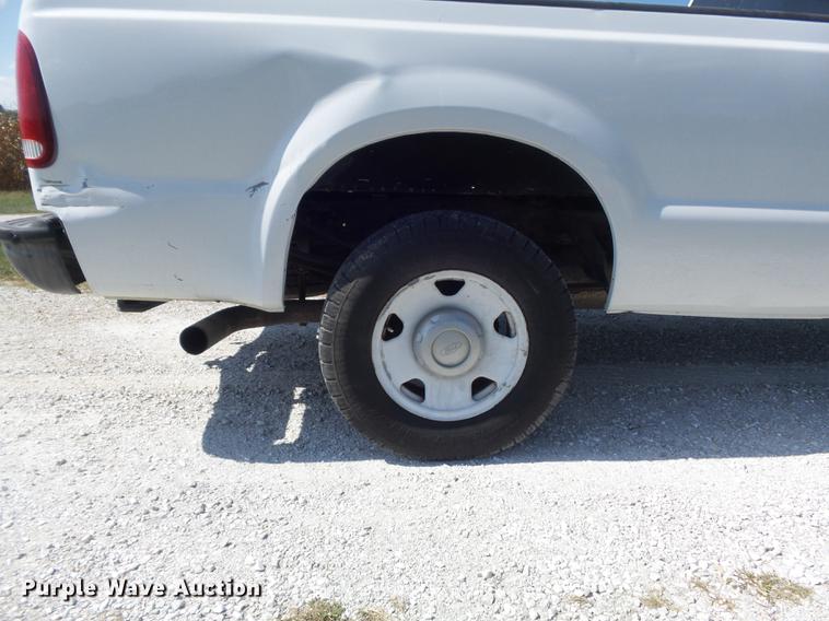 image for item DB6402 2007 Ford F350 Super Duty XL Crew Cab pickup truck