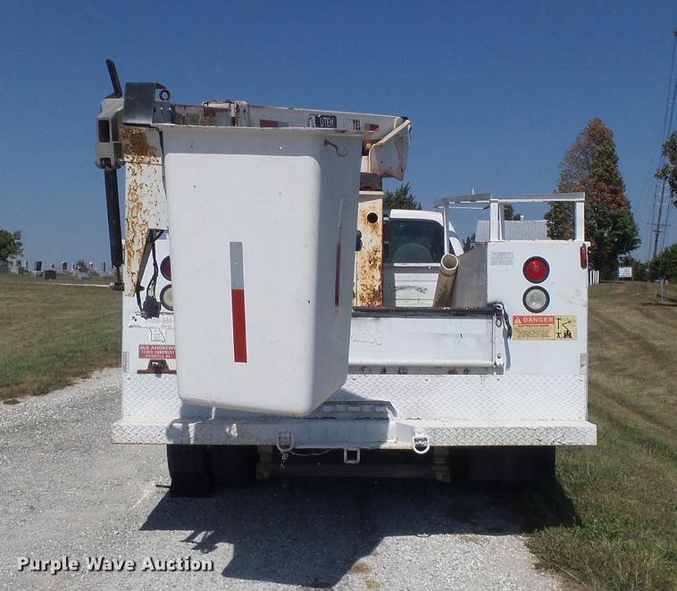 image for item DB6408 2000 Ford F350 Super Duty XL bucket truck