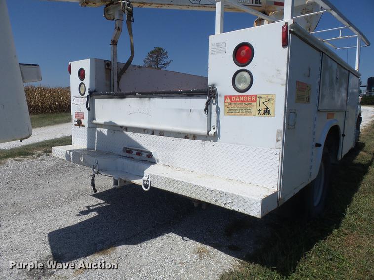 image for item DB6408 2000 Ford F350 Super Duty XL bucket truck