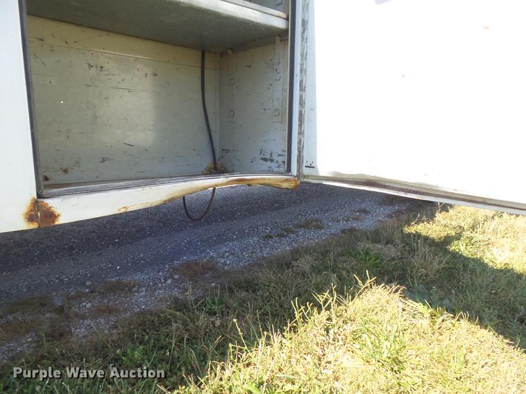 image for item DB6408 2000 Ford F350 Super Duty XL bucket truck