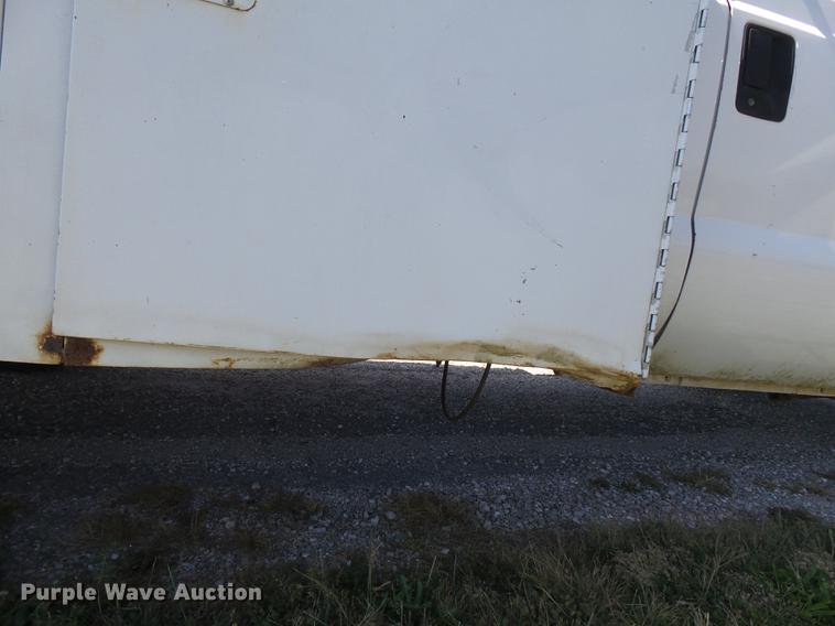 image for item DB6408 2000 Ford F350 Super Duty XL bucket truck