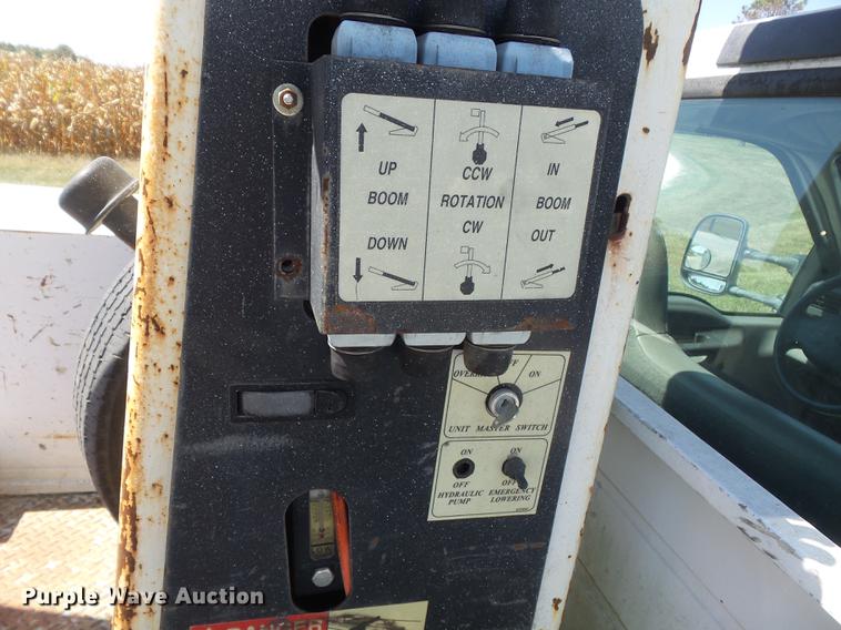 image for item DB6408 2000 Ford F350 Super Duty XL bucket truck