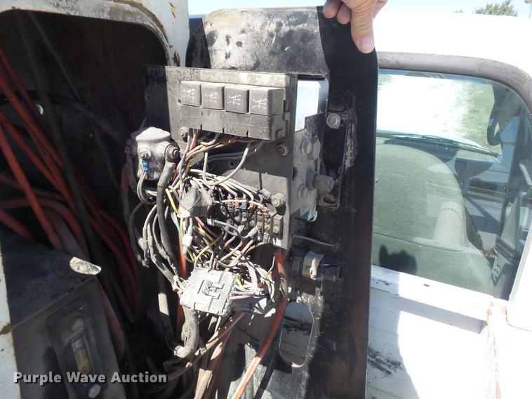 image for item DB6408 2000 Ford F350 Super Duty XL bucket truck