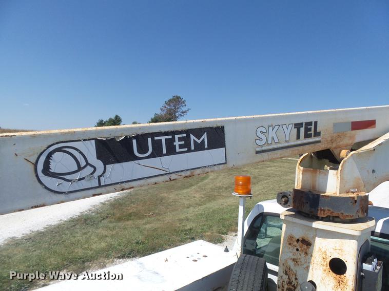 image for item DB6408 2000 Ford F350 Super Duty XL bucket truck