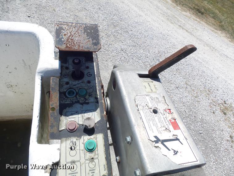 image for item DB6408 2000 Ford F350 Super Duty XL bucket truck