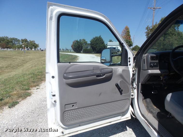 image for item DB6408 2000 Ford F350 Super Duty XL bucket truck