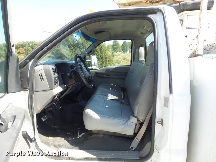 image for item DB6408 2000 Ford F350 Super Duty XL bucket truck