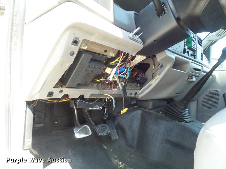 image for item DB6408 2000 Ford F350 Super Duty XL bucket truck