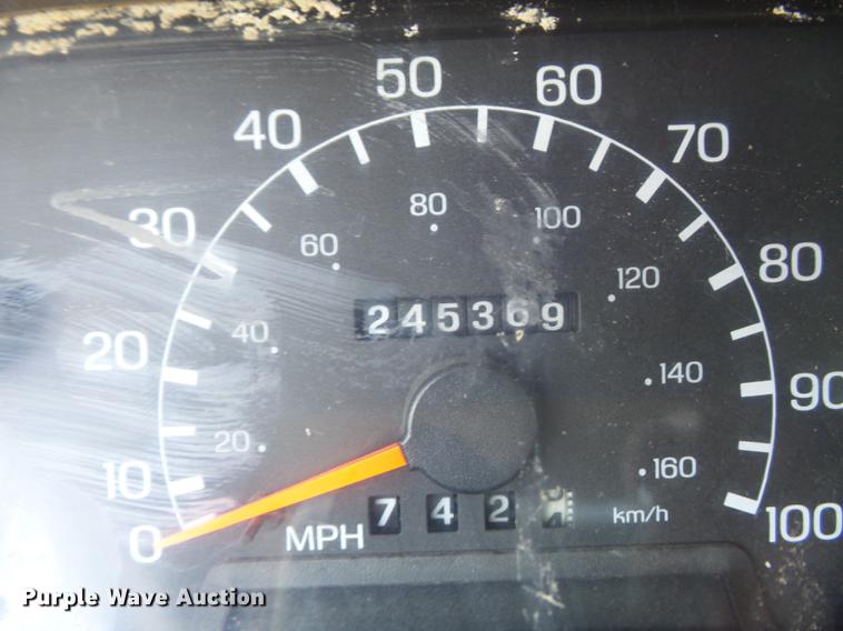 image for item DB6408 2000 Ford F350 Super Duty XL bucket truck