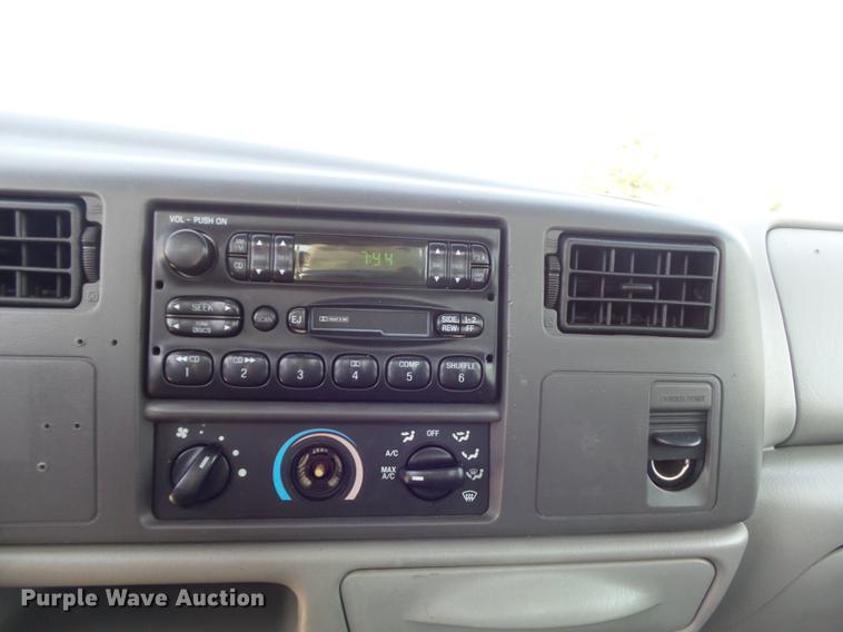 image for item DB6408 2000 Ford F350 Super Duty XL bucket truck