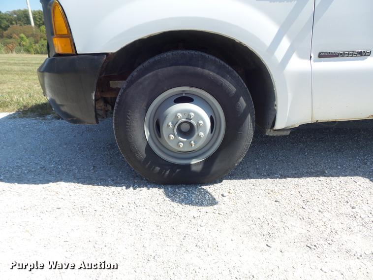 image for item DB6408 2000 Ford F350 Super Duty XL bucket truck